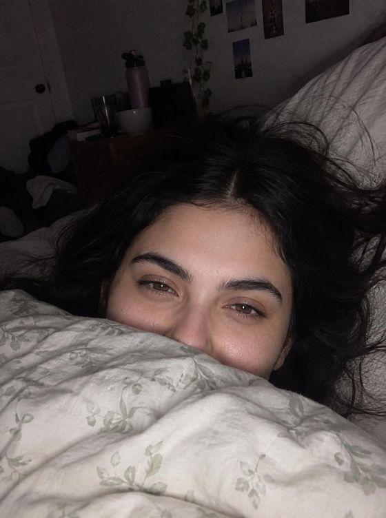 Vale's goodnight selfie, lights off